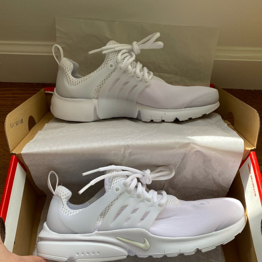 Nike Air Presto White Size 7.5 women/6Youth